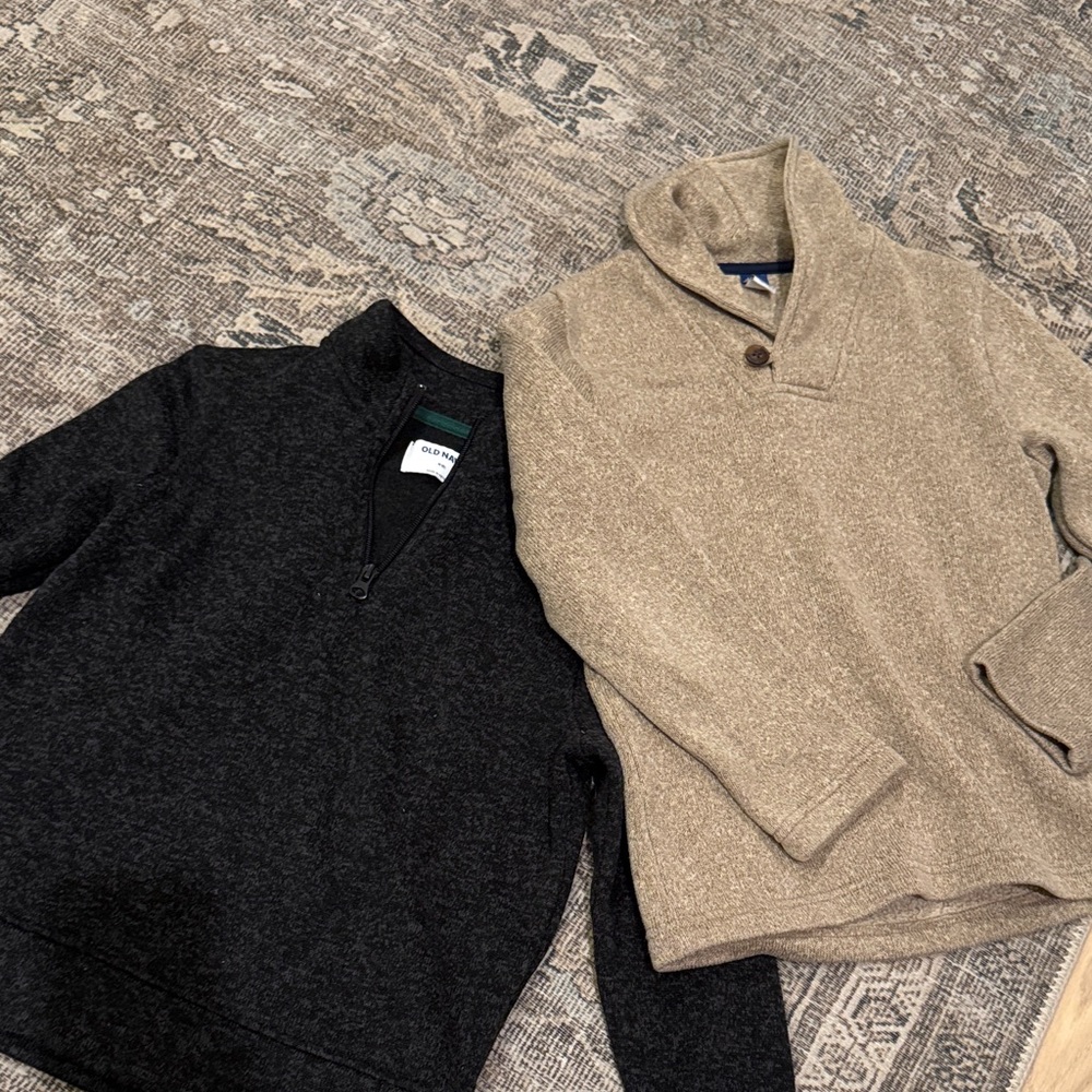TWO boys Old Navy sweaters size M(8)